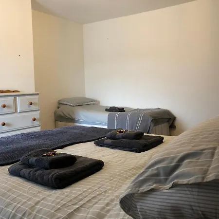 Sweet Caroline At Longton. Great Location For Stoke On Trent, The Potteries And Alton Towers. Apartment Longton  Exterior photo