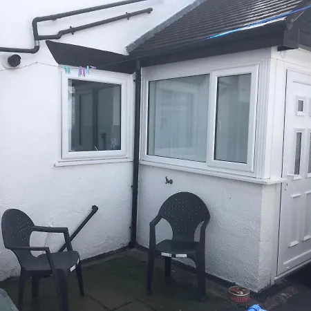 Sweet Caroline At Longton. Great Location For Stoke On Trent, The Potteries And Alton Towers. Apartment Longton  Exterior photo
