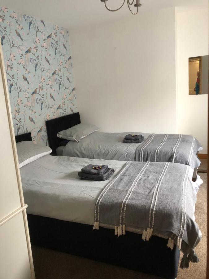 Apartment Sweet Caroline At Longton. Great Location For Stoke On Trent, The Potteries And Alton Towers.