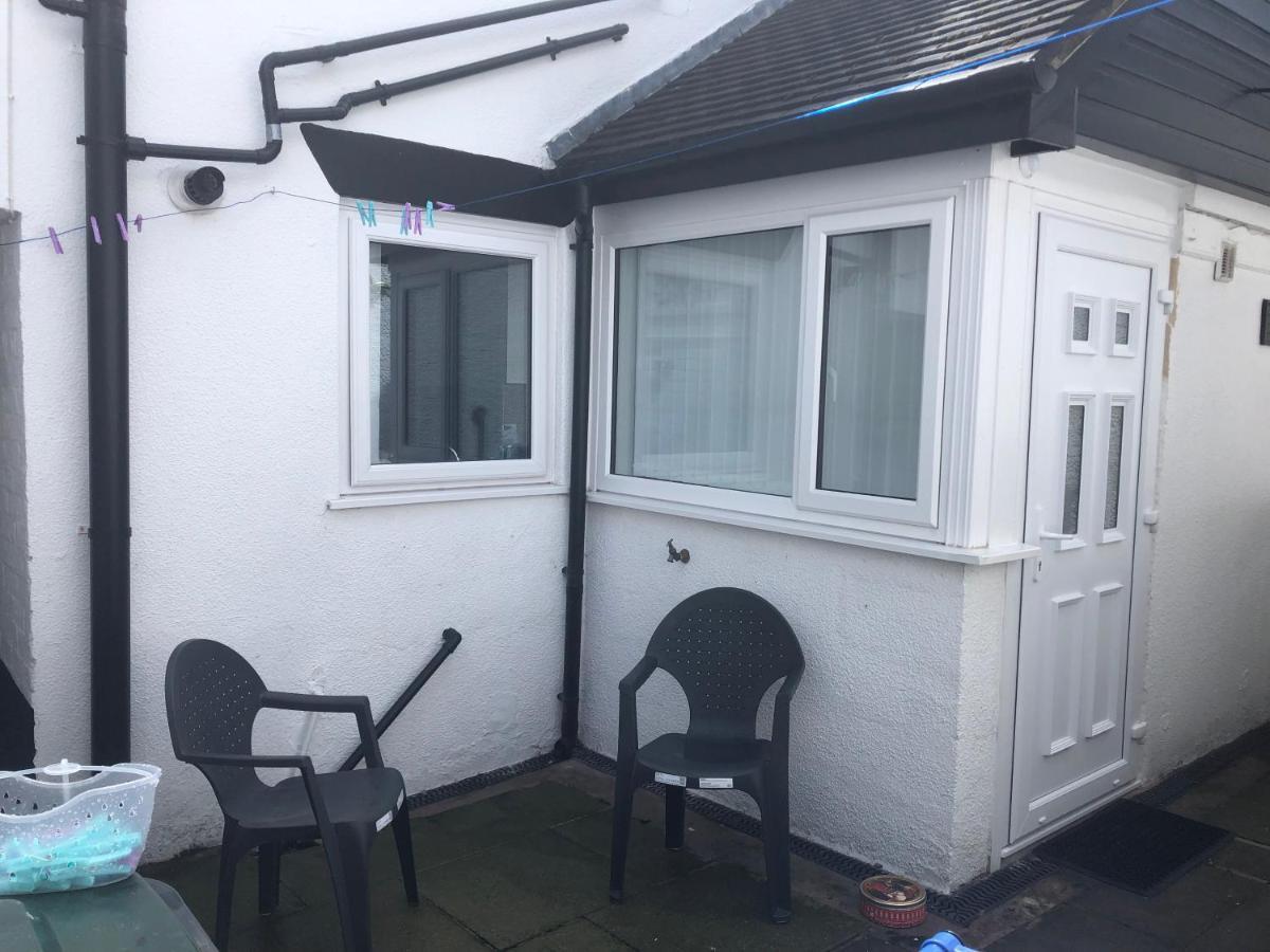 Sweet Caroline At Longton. Great Location For Stoke On Trent, The Potteries And Alton Towers. Apartment *